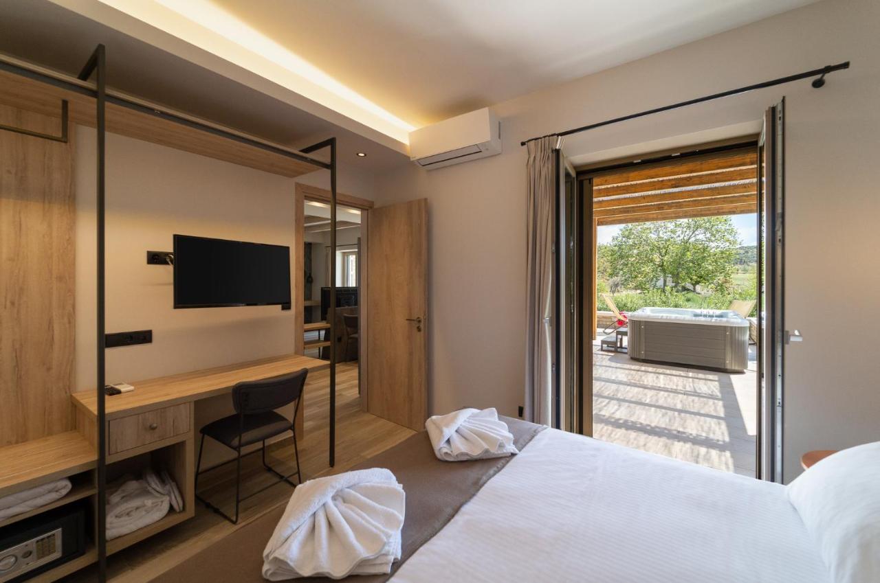 Quinta Essentia Suites Foiníki Buitenkant foto